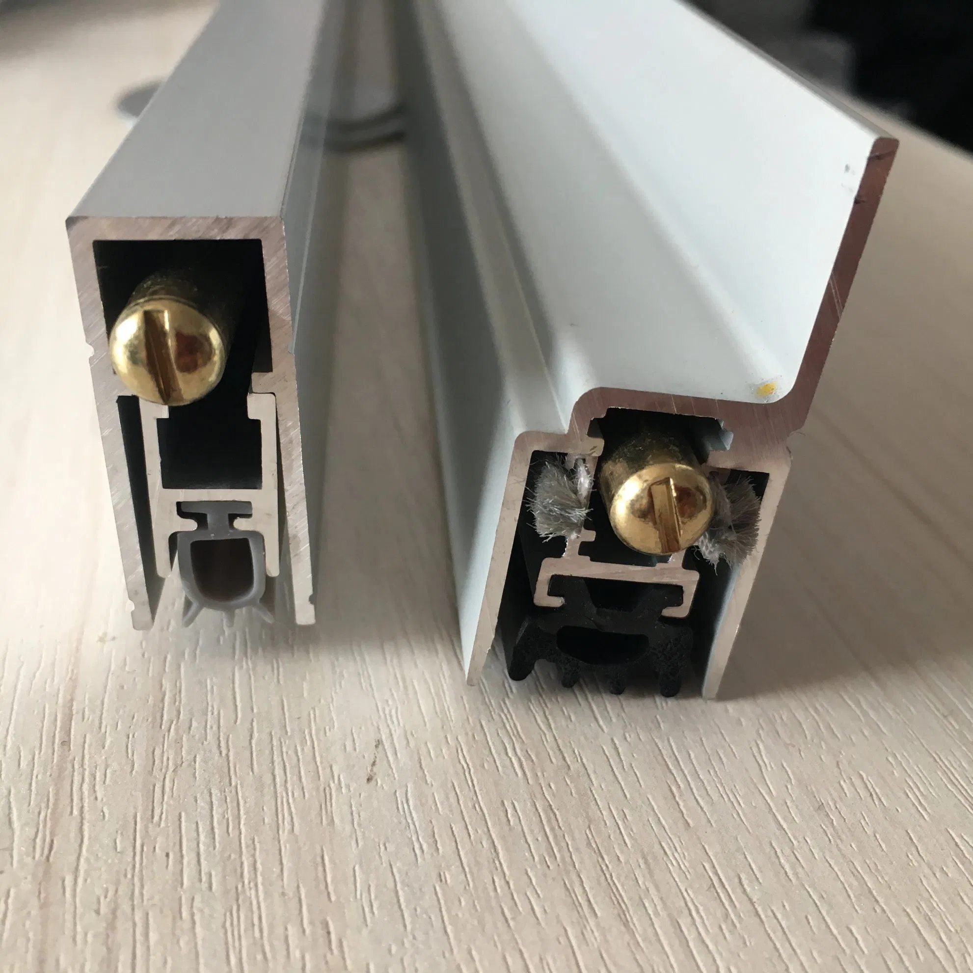 Automatic Aluminum Door Sound Insulation Aluminum Bottom Door Seal