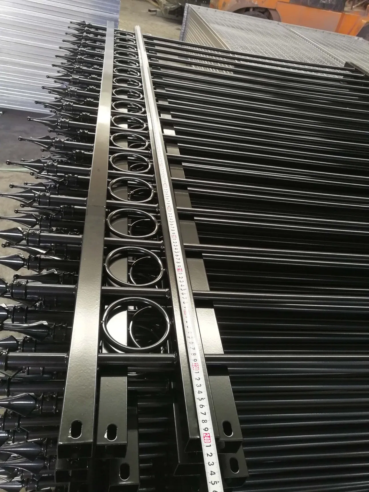 Factory Modern Gates and Fences Design Durable Fence Post Cap Stainless Steel Retractable Metal Fence