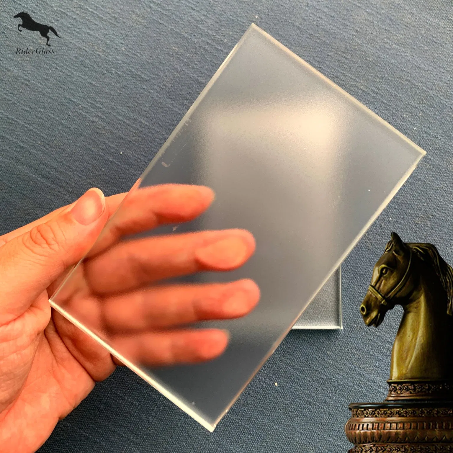 3.2mm Low Iron Tempered Pattern Glass