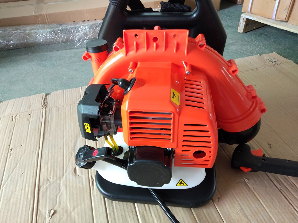 Um Hiqh Quality CE 2 Stroke Gasoline Eb808 Backpack Leaf Blower