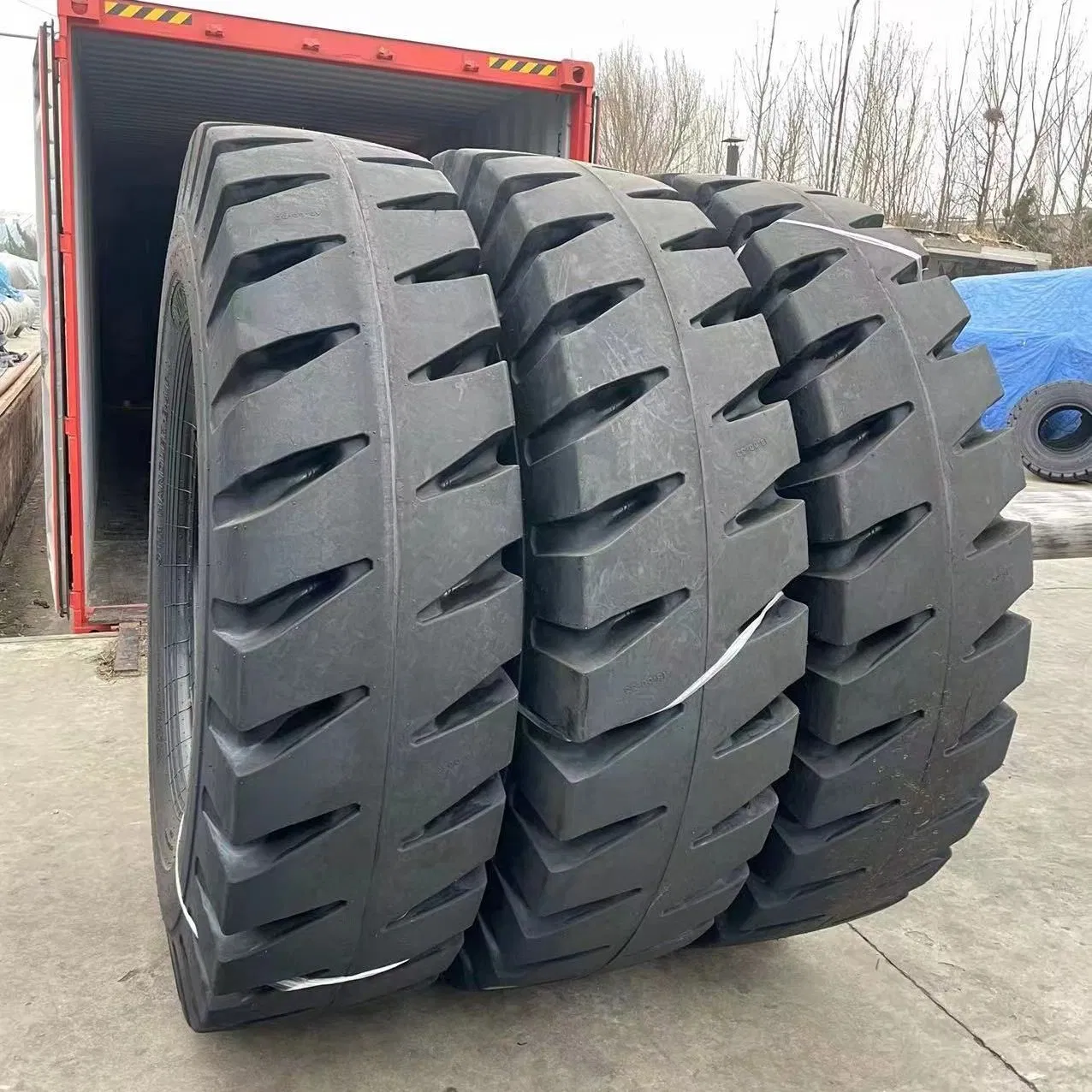 Шины E3/L3 OTR для спецтехники: погрузчики, грейдеры, карьерные самосвалы