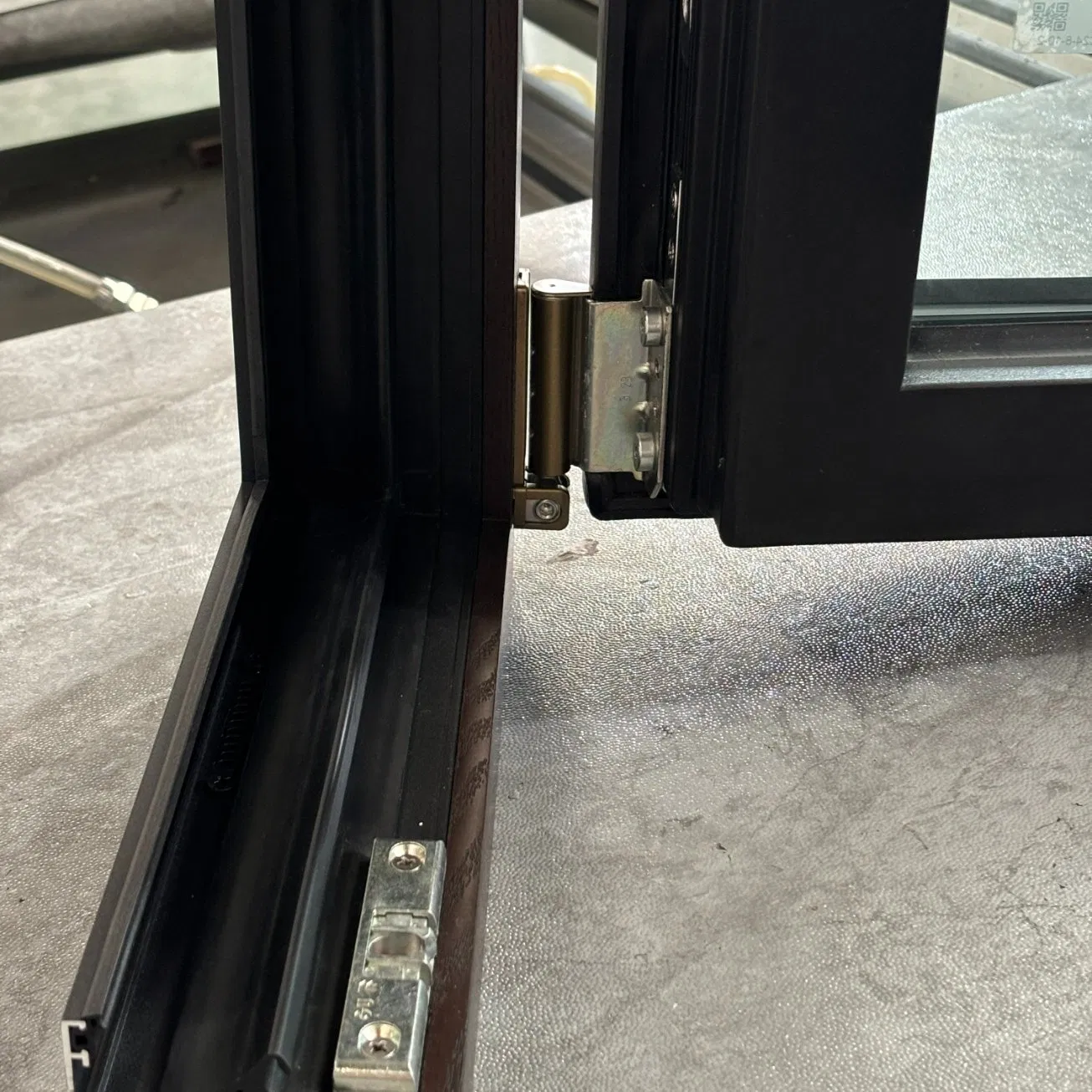 Leawod Design Wood Aluminum Composite Casement Window with Flyscreen for Home Hotel