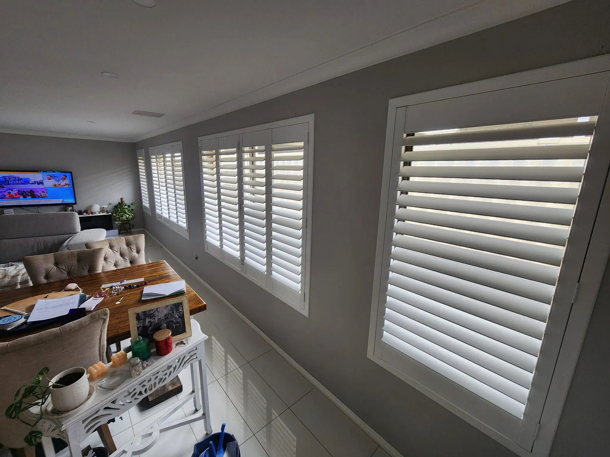 HKD Modern Design Durable Horizontal Opening Plantation Shutters Living Room Bedroom Wooden Glass Residential