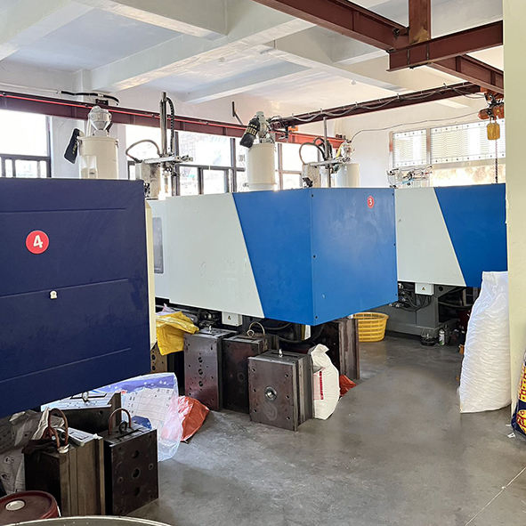 High Quality Tile Spacers Tile Levelling Systems and Star Shape