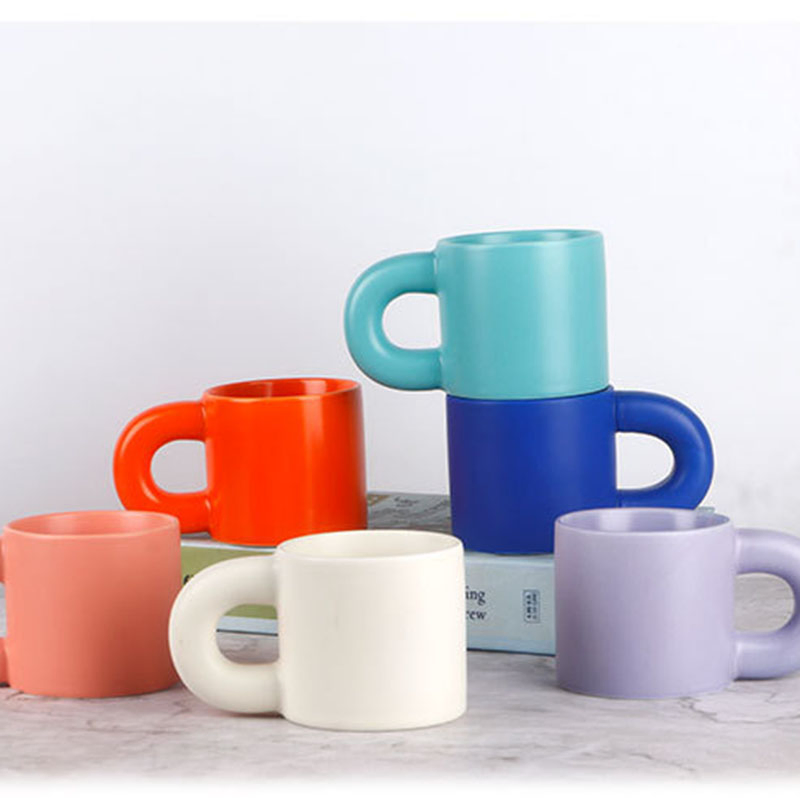 Керамическая кружка с ручкой-чашкой и большими ушками