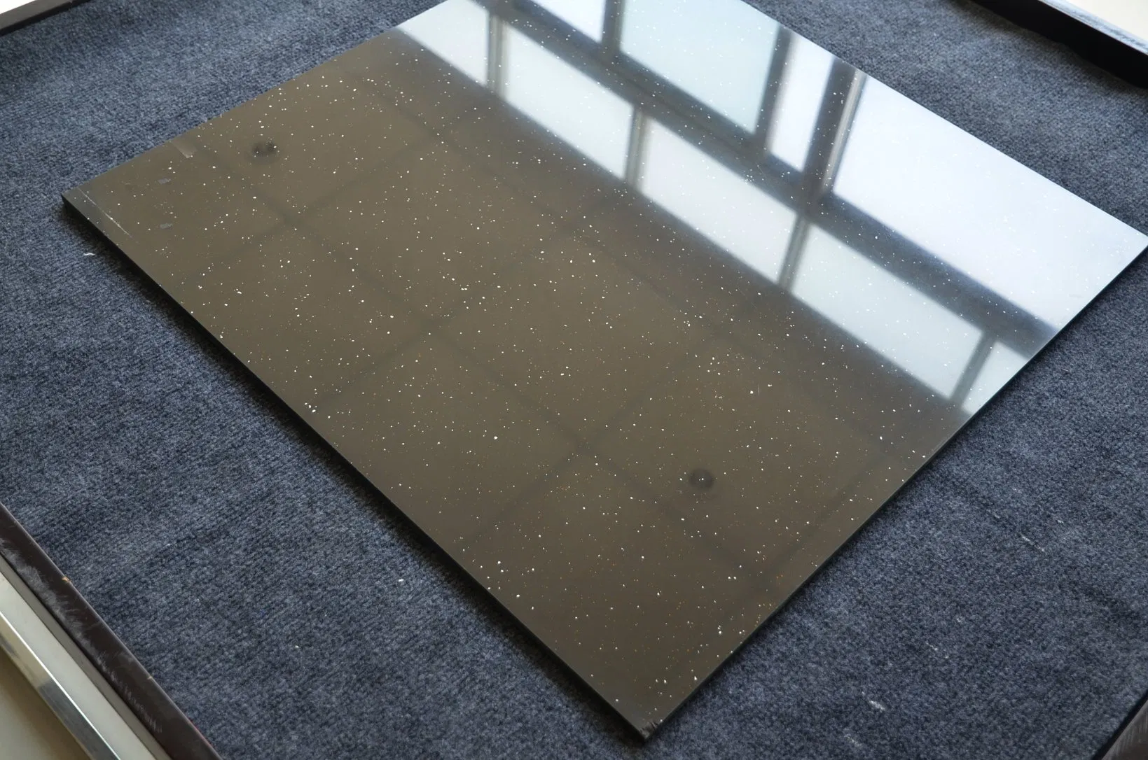 Керамогранитная плитка 60x60 см черная, серия Salt&Pepper