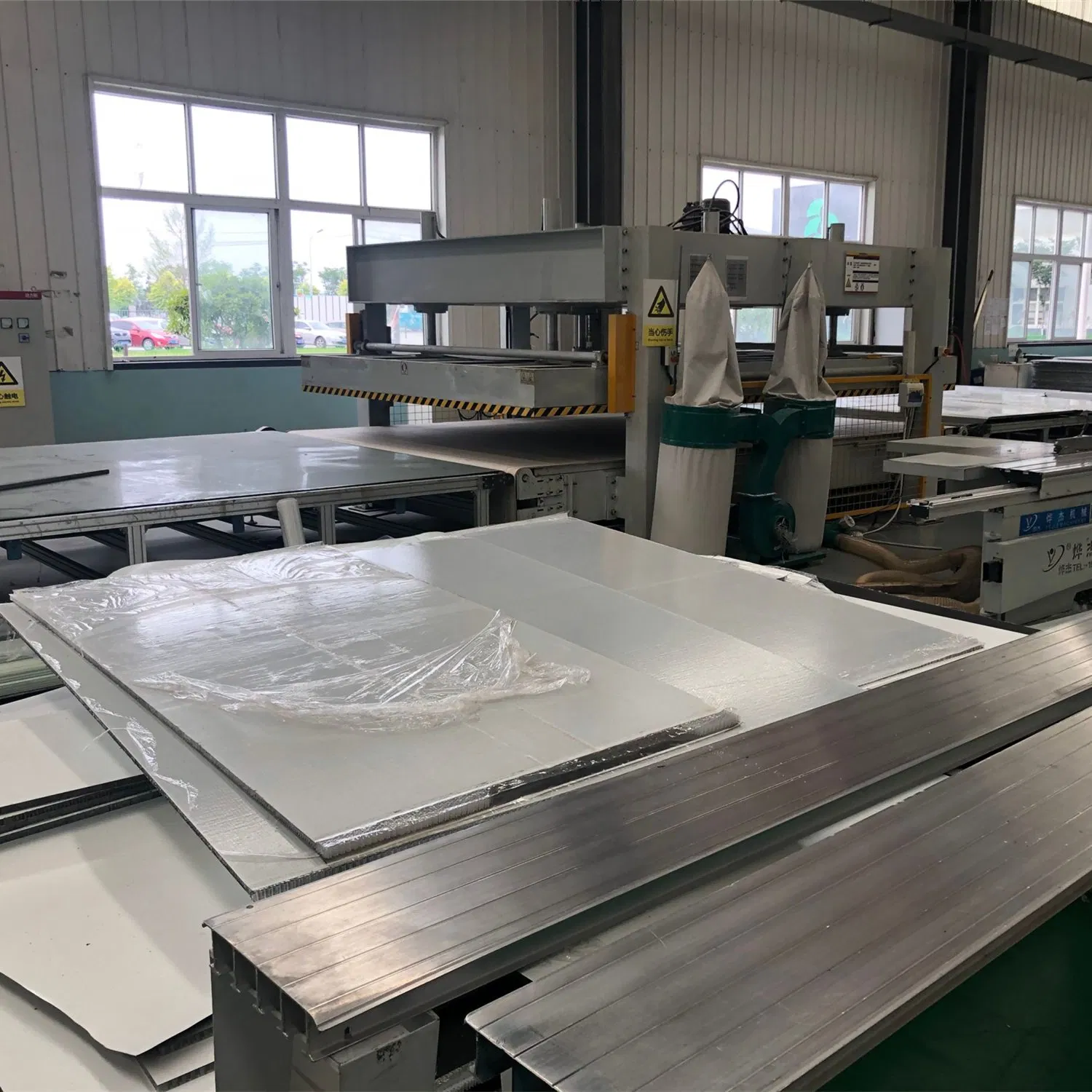 Anti Slip Floor Panel Cfrt FRP Fiberglass Composite Sandwich Foam Panels