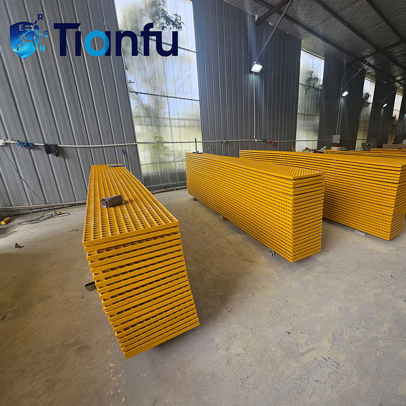 FRP Grating China Manufacturer Factory Price Anti-Slip Walkway Panels Heavy Duty