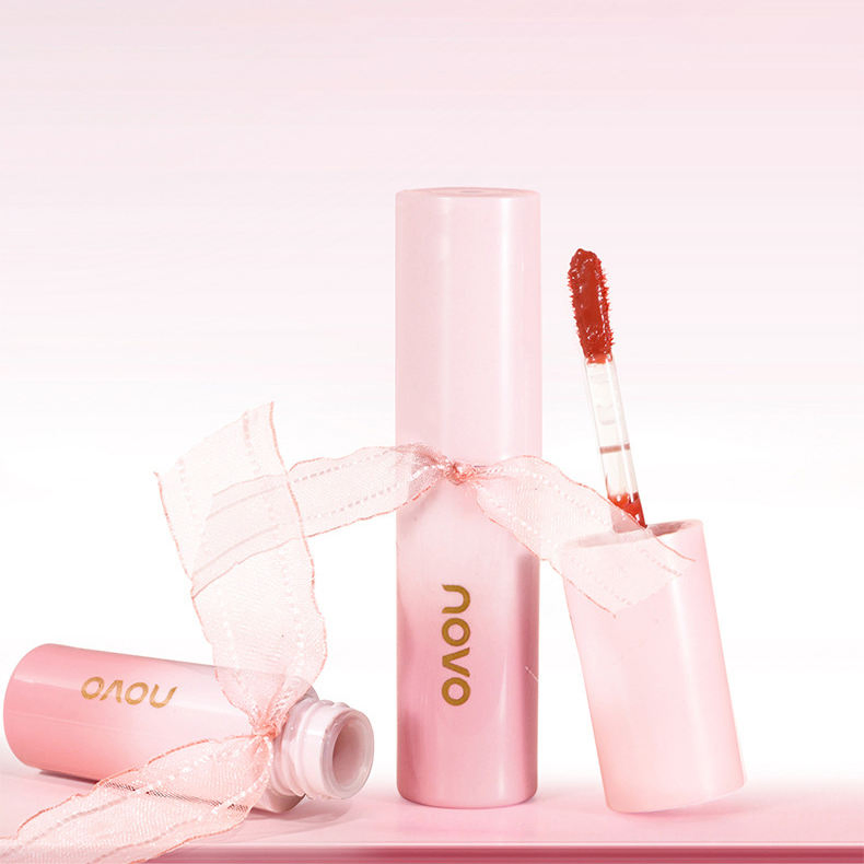 Custom Logo Professional Lip Gloss High Pigment Creamy Smooth Hydrating Clean Lightweight Liquid Lipstick