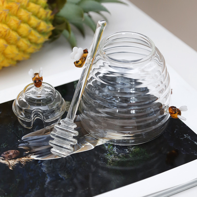 Wholesale High Borosilicate Glass Jar Honey Bee Jar with Muddler for Kitchen