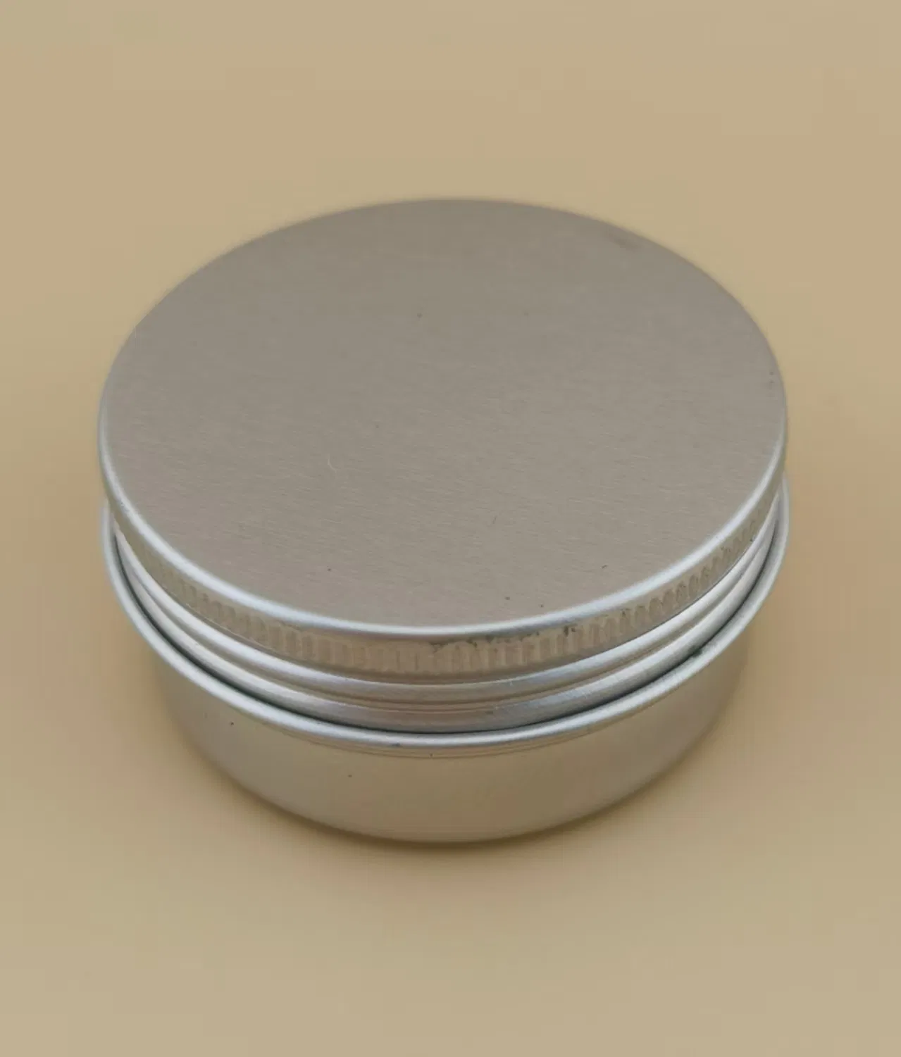 Customized Silvery Aluminum Cosmetic Case with Screw Cap Certified