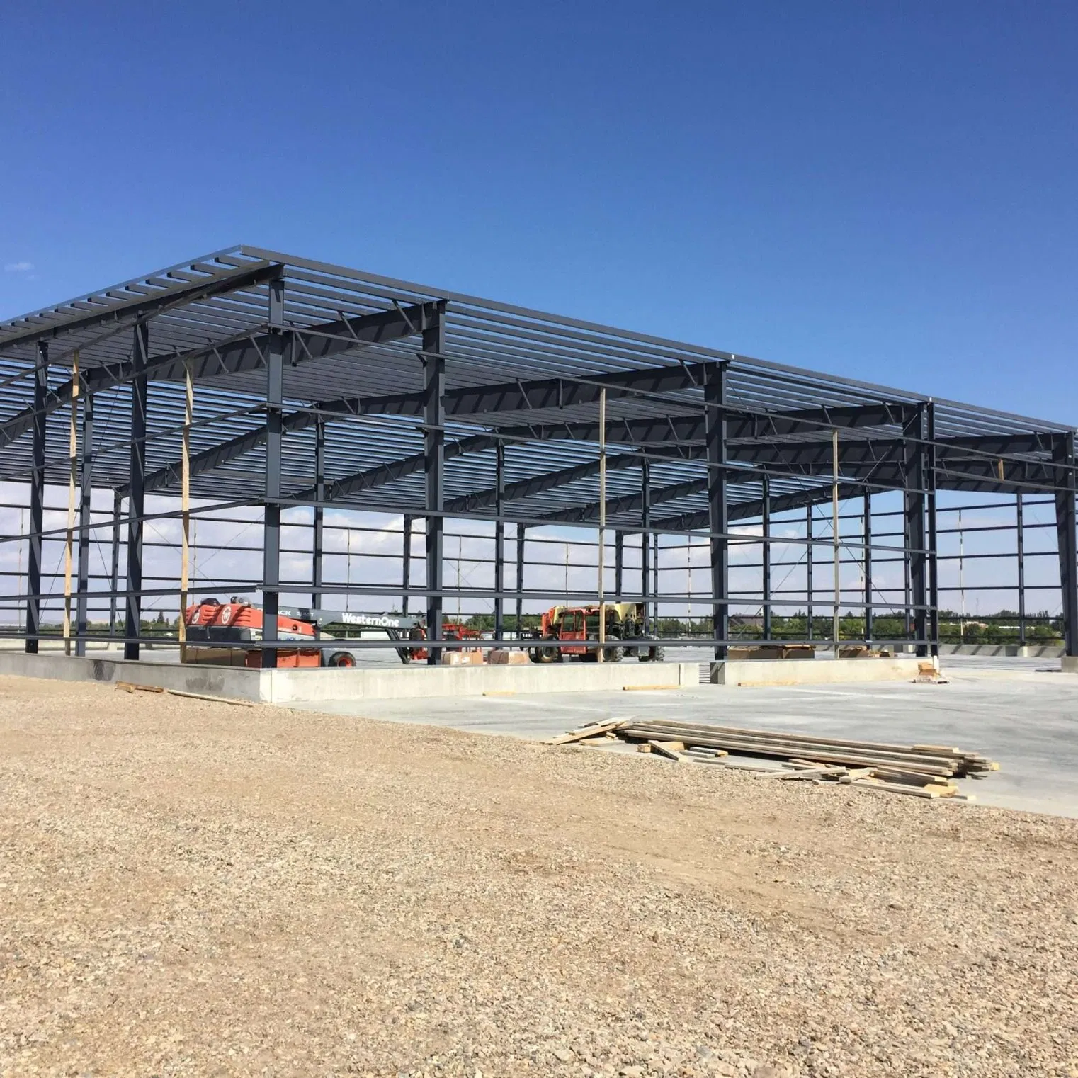 Industrial Wind-Resistant Steel Prefab Customized Q355b Structure Building for Warehouse Workshop Shed