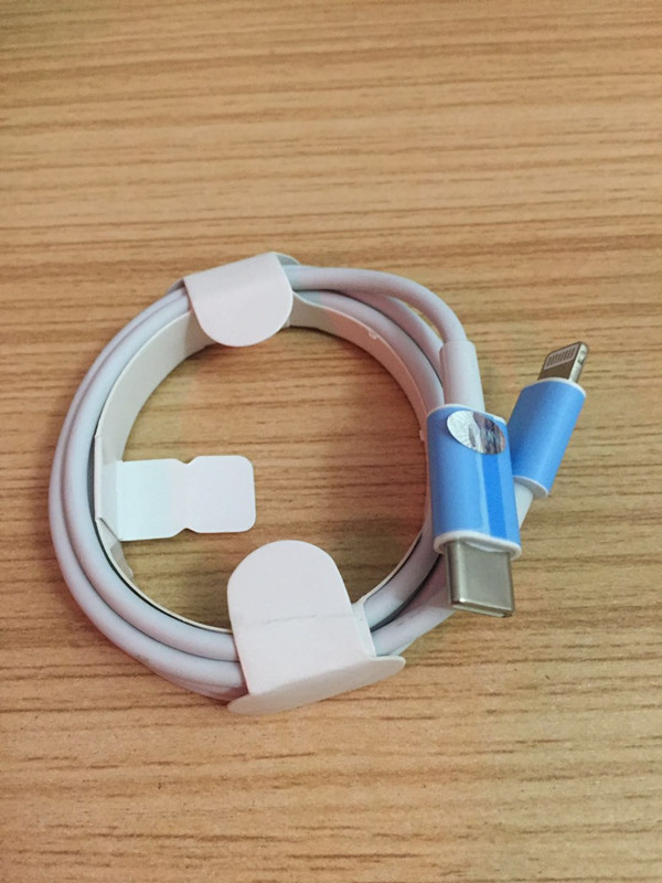 20W 1m Pd TPE Type C to Lightning Charger Charging Data Cable for iPhone 12 Mini PRO Max 13 Mini PRO Max