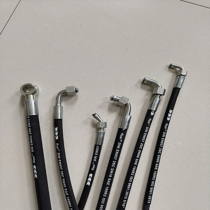 Гидравлический шланг SAE 100 R2AT с обжимными фитингами JIC