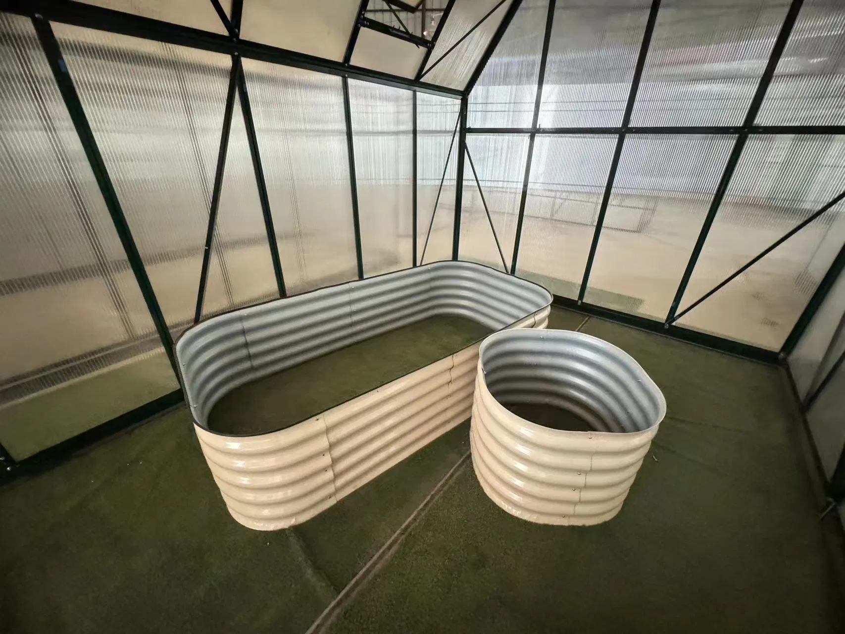 Металлическая грядка RR606045 для весенней посадки