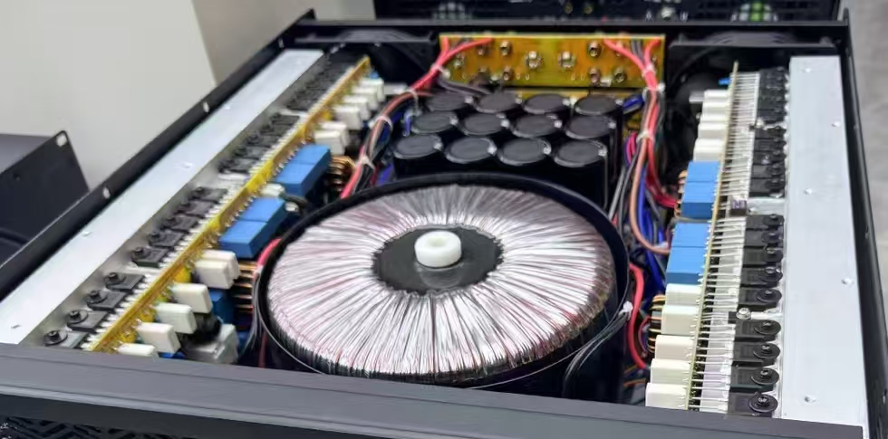 High Powerful New Arrival 4 Channels Audio Equipment Power Amplifier with Logo Panel Customization