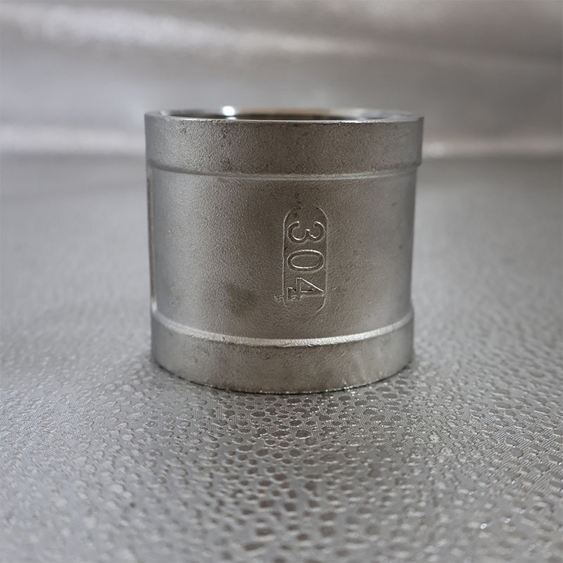 Corrosion Resistant Stainless Steel Female Pipe Fitting China Factory Precision Casting Socket Banded
