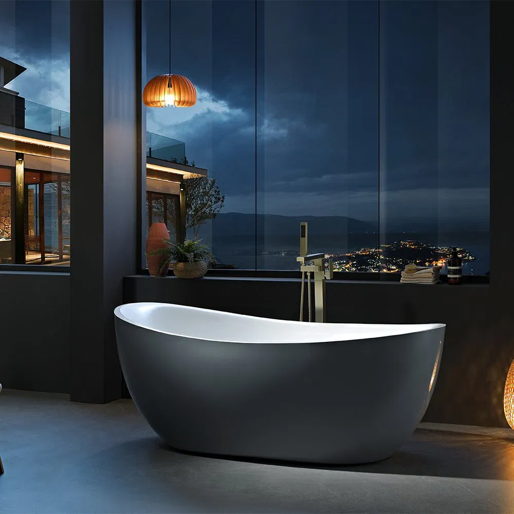 Белая овальная акриловая ванна на ножках