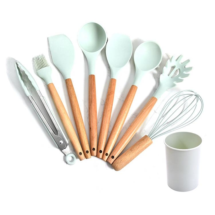 China Silicone Rubber Manufacturing Factory Customized Kitchenware Non-Stick Silicone Tableware Cooking Tool Set Wooden Handle Cooking Utensil Set