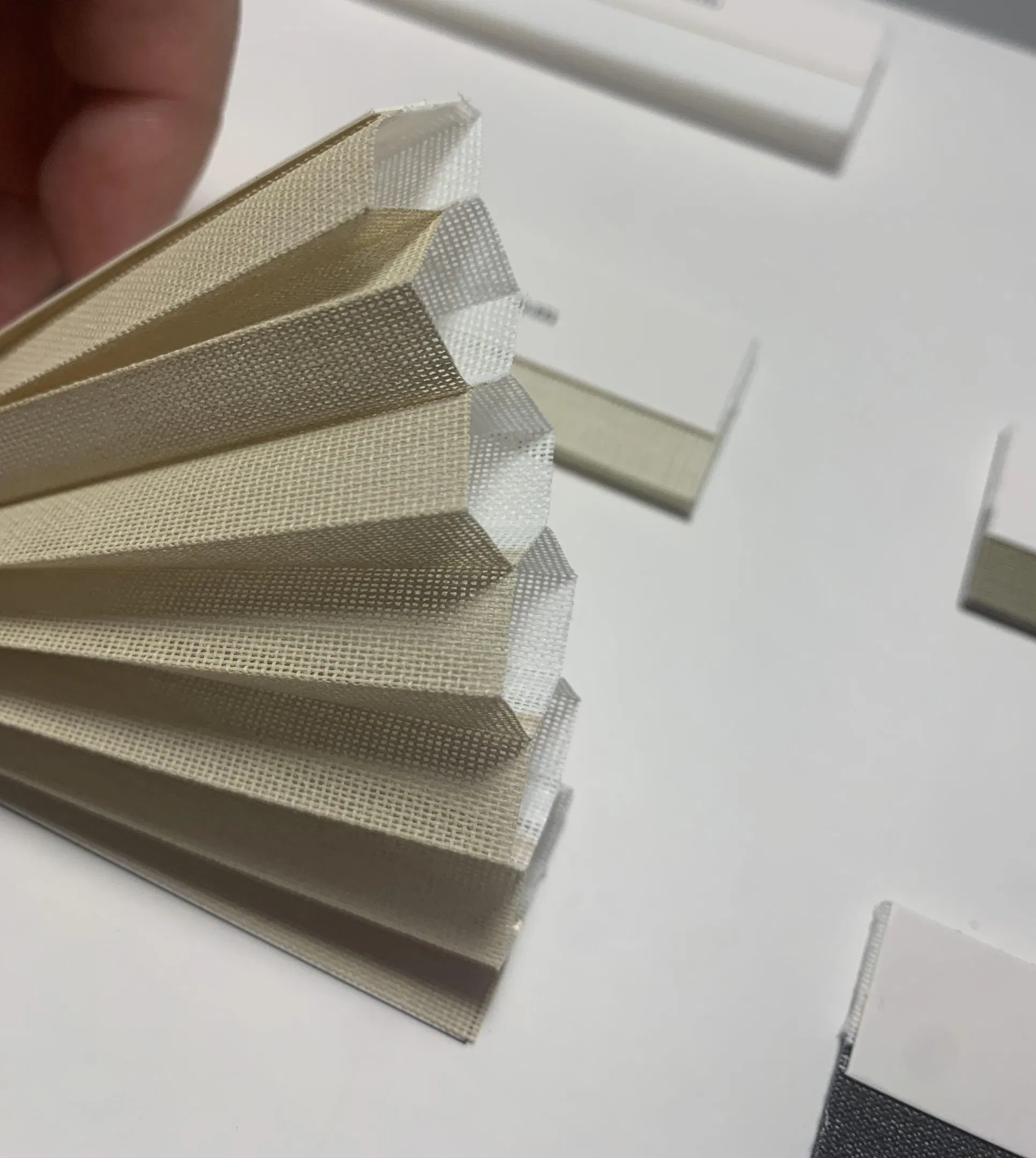 Honeycomb Fabrics Cellular Shades Window Shutter Ceiling Pleated Blinds Semi-Transparent