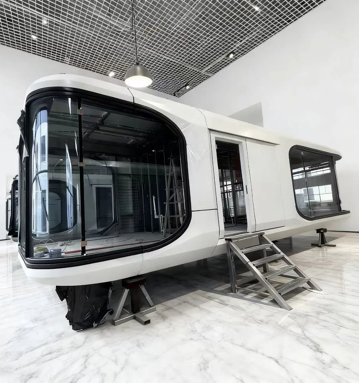 Stylish-Looking Smart Prefabricated Space Capsule Hotel House