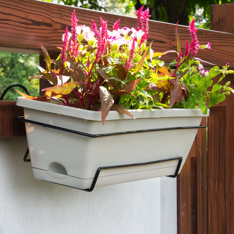 Проволочный держатель для бутылки с водой