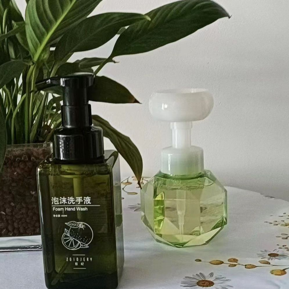 Plant Essential Oil Moisturizing Cleaning Hand Sanitizer Free of Silicone and Parabens
