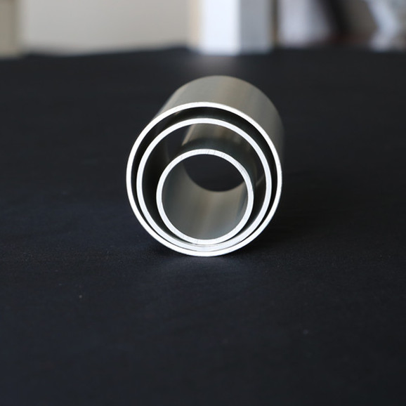 CNC Profile Aluminum Extrusion Round/Square/Oval Extruded Tube/Tubing/Pipe/Piping