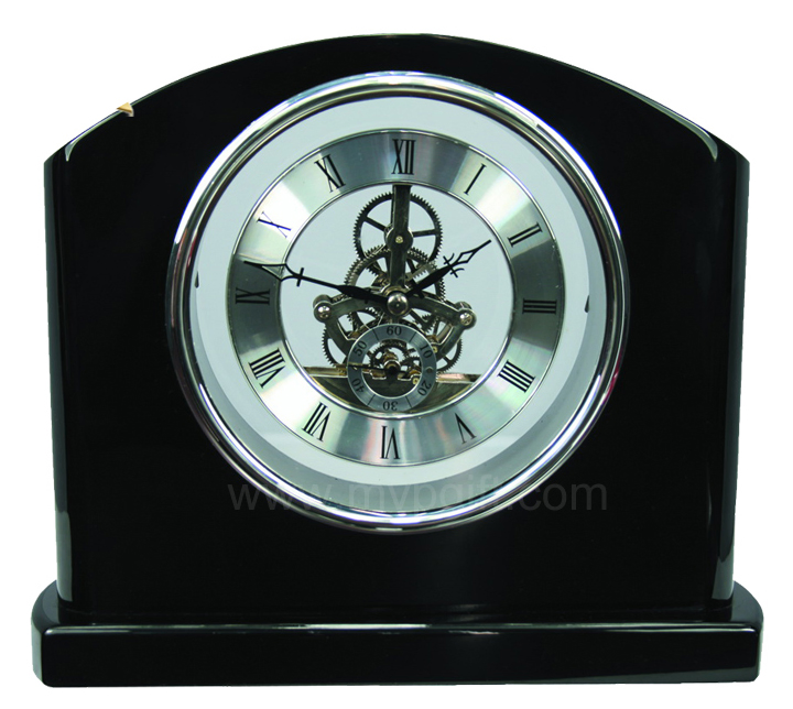 China Customer High Quality VIP Gift Awards Trophy Piano Finished Wood Gift clock