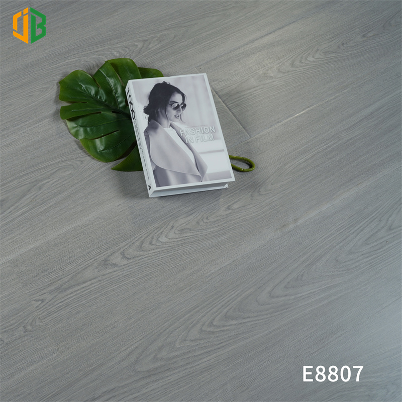 Звукоизоляционный ламинат AC3 AC4 8-10мм с U/V-пазом