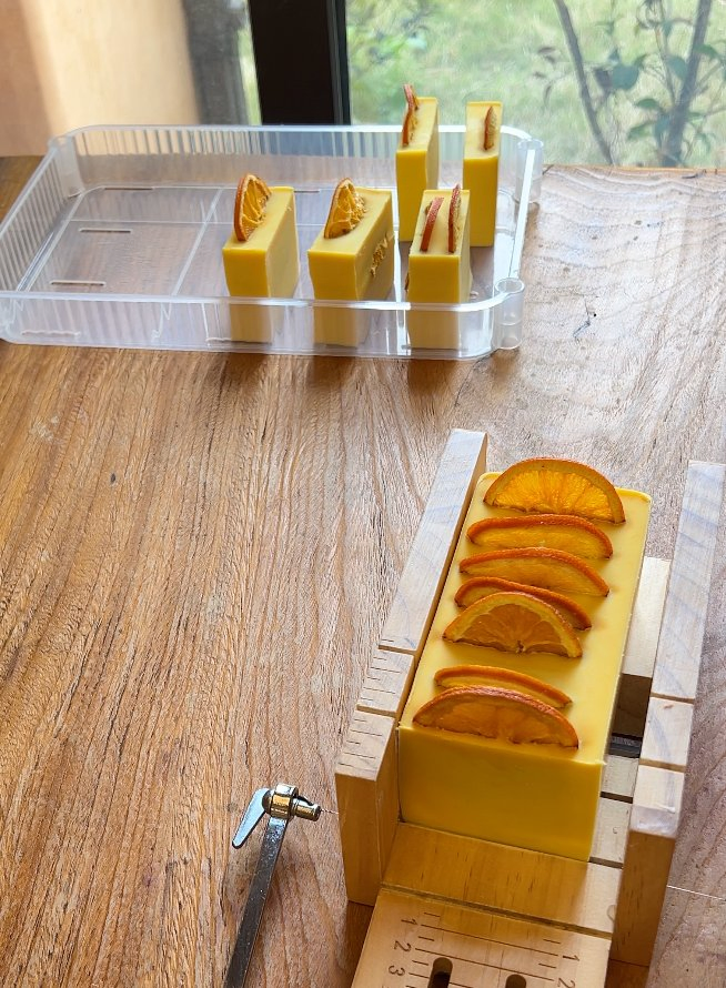 Bespoke Botanical Oil Perfume Body-Cleaning Bath Soap