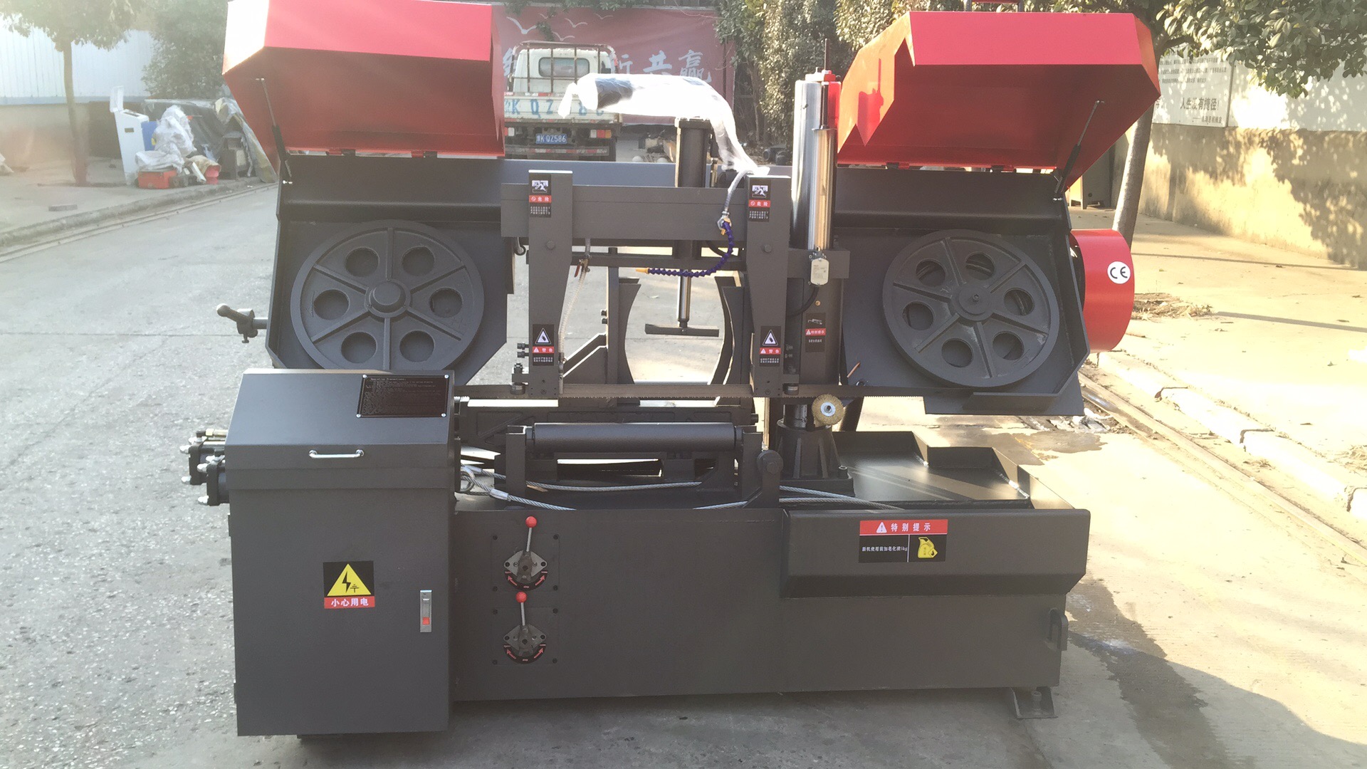 Ленточная пила по металлу горизонтальная поворотная 90 градусов