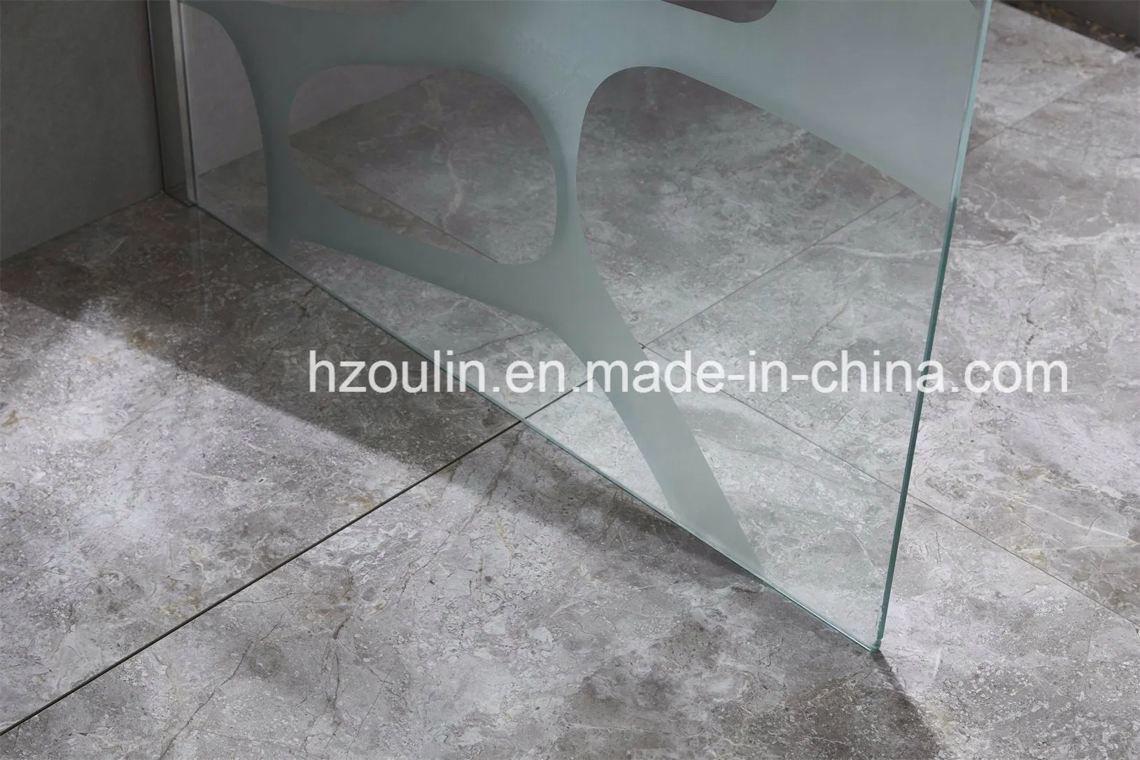 Walk in with Shaped Pattern