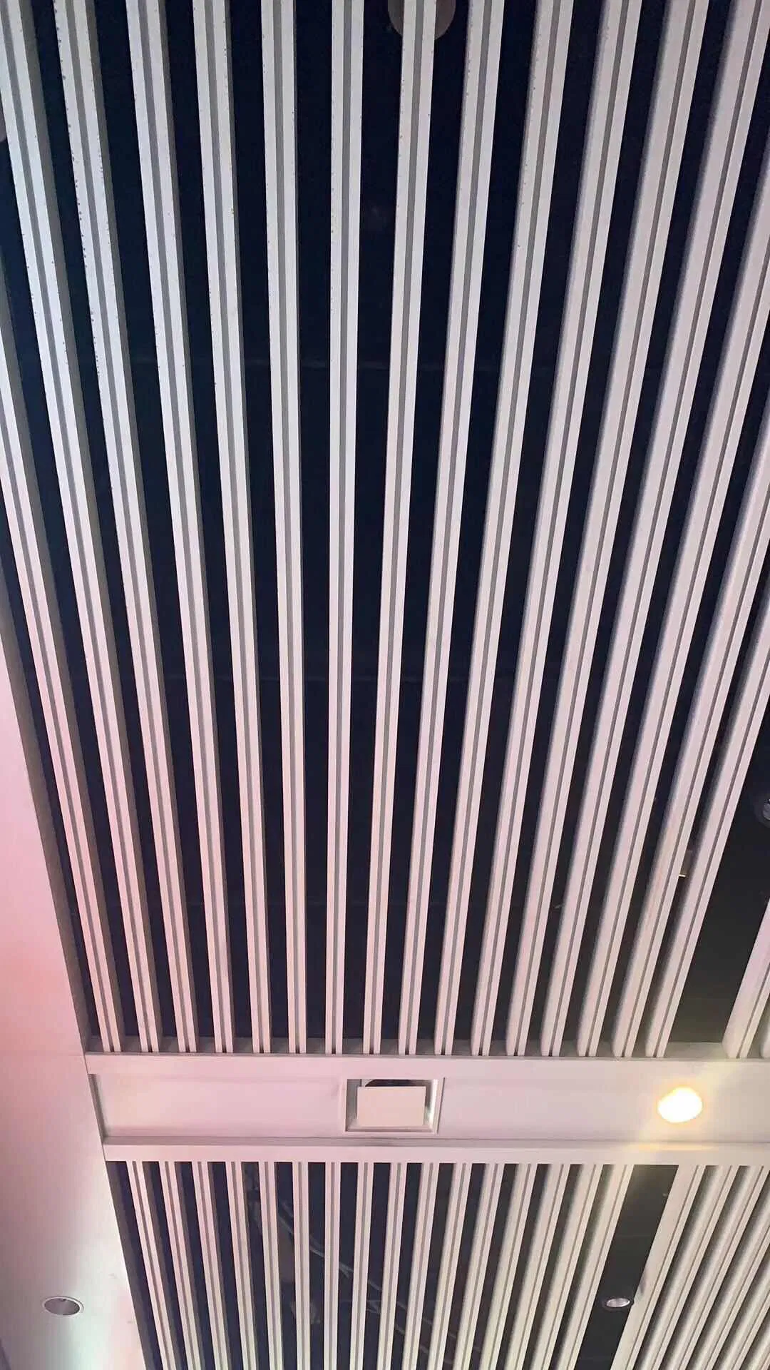 Wood Grain Aluminum U-Shape Square Tube Metal Baffle Ceiling