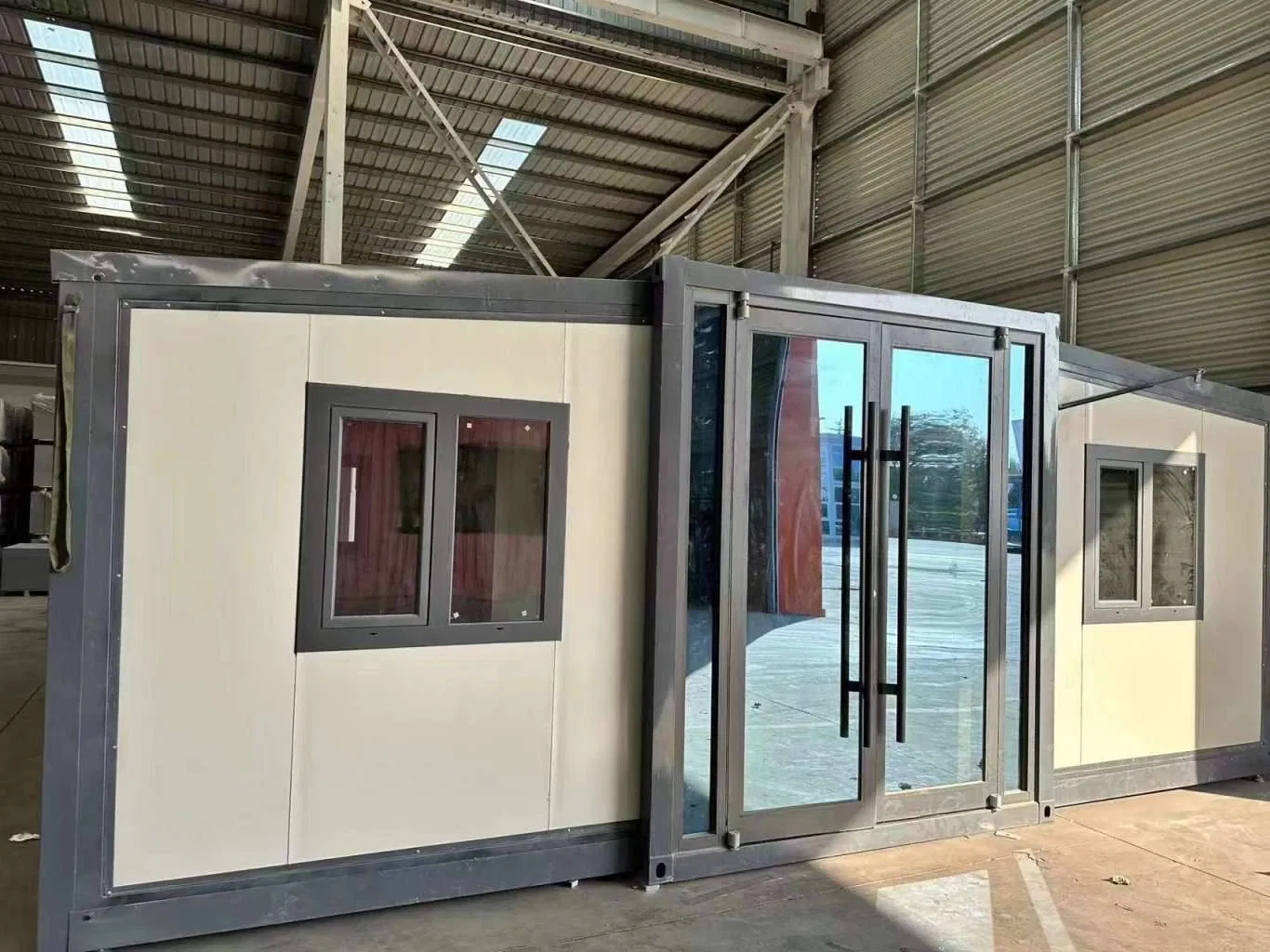 Modern Expandable Prefab Container House for Stylish Living