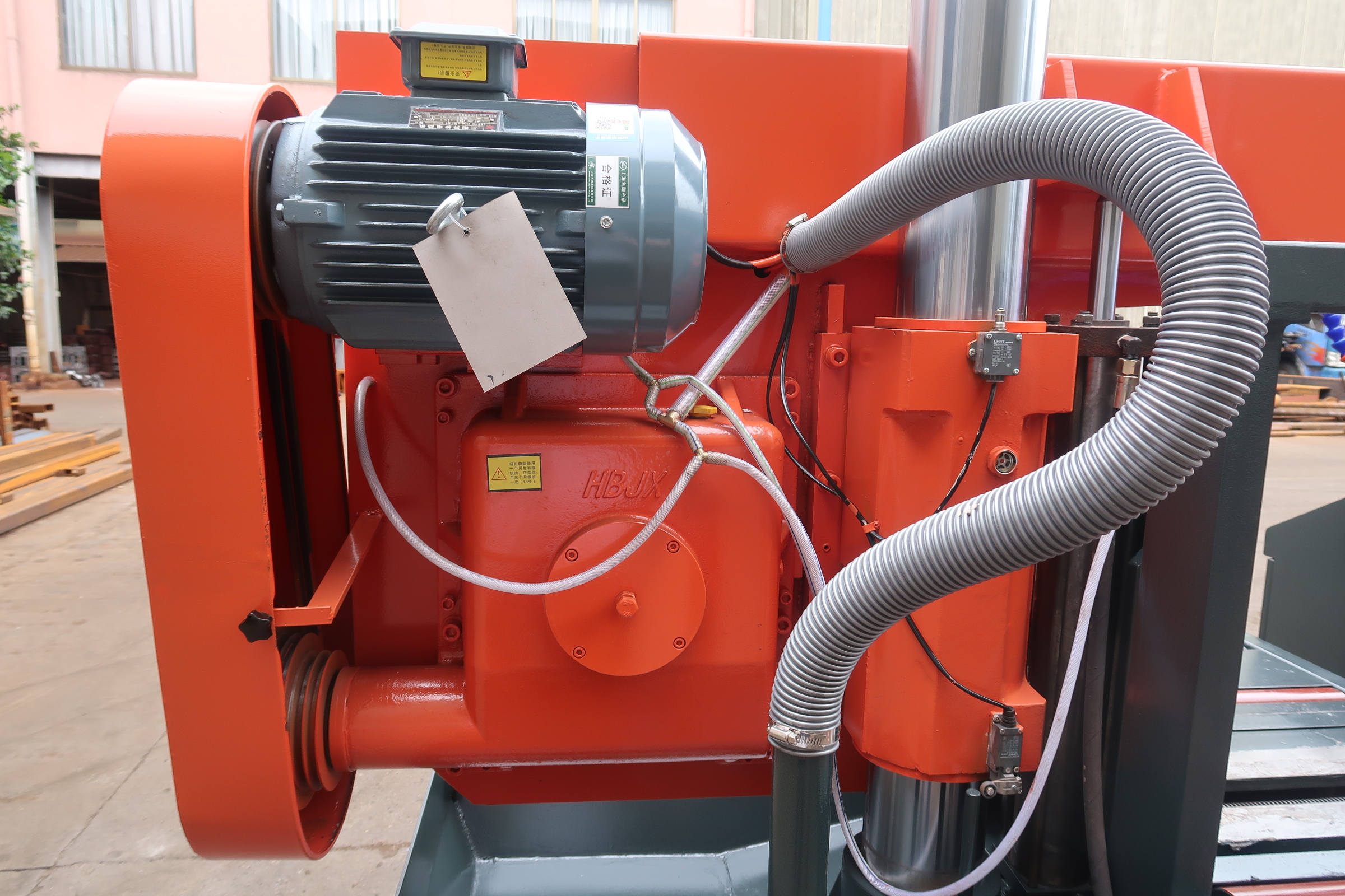 Станок ленточнопильный для профилей по металлу