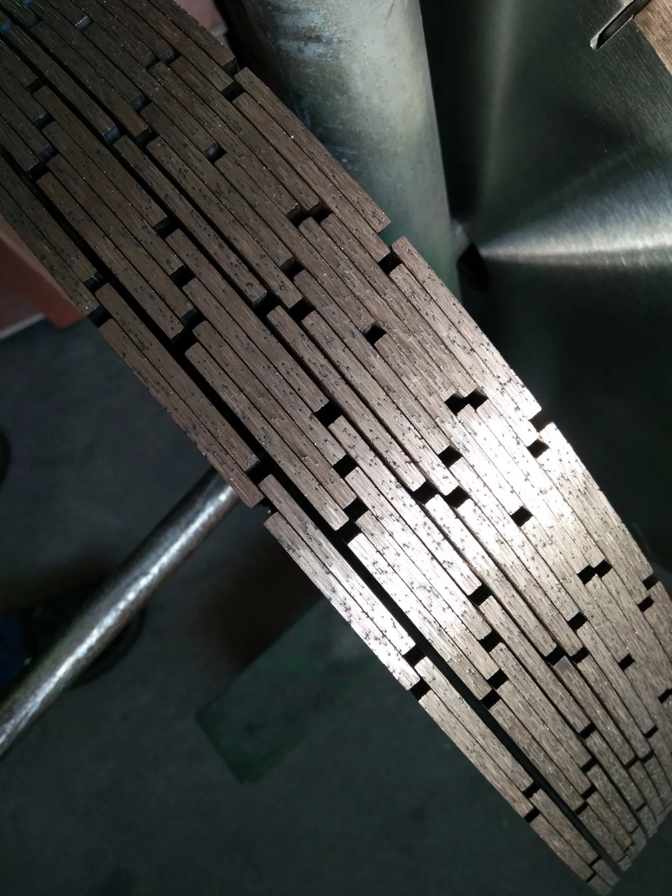 High-Quality Segmented Circular Diamond Arix Saw Blade for Effortless Marble & Sandstone Cutting