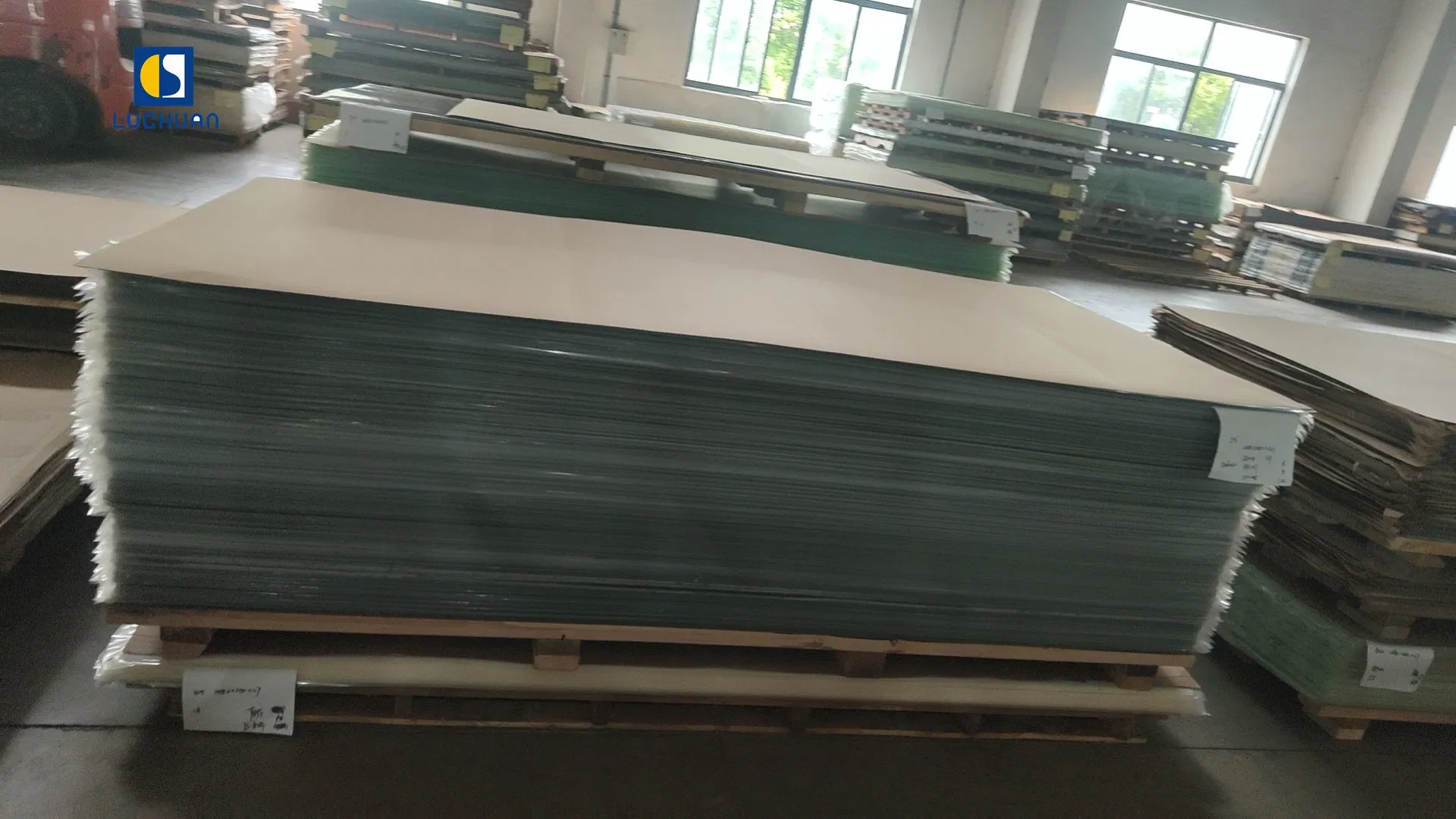 Luchuan Transparent/Clear Cast Acrylic Sheet Color Acrylic Sheet