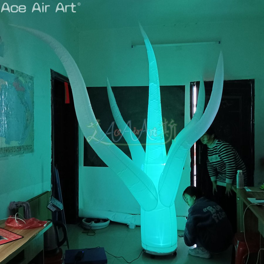 Customized Commercial Inflatable Tree Party Decoration with Light for Festival Celebrations