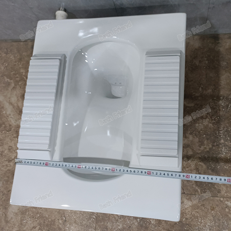 New Design High Quality White Ceramic Wc Toilets with Trapway Squatting Pan