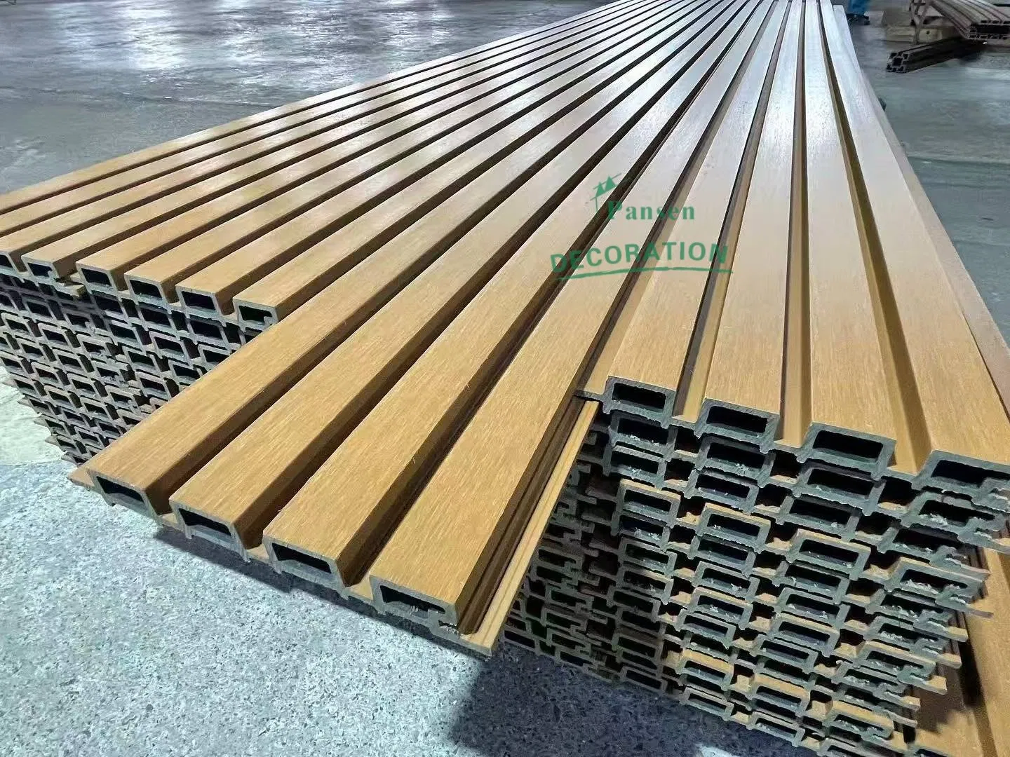 Exterior Easily Insulation WPC Cladding Wall Panel High Performance for Decoration