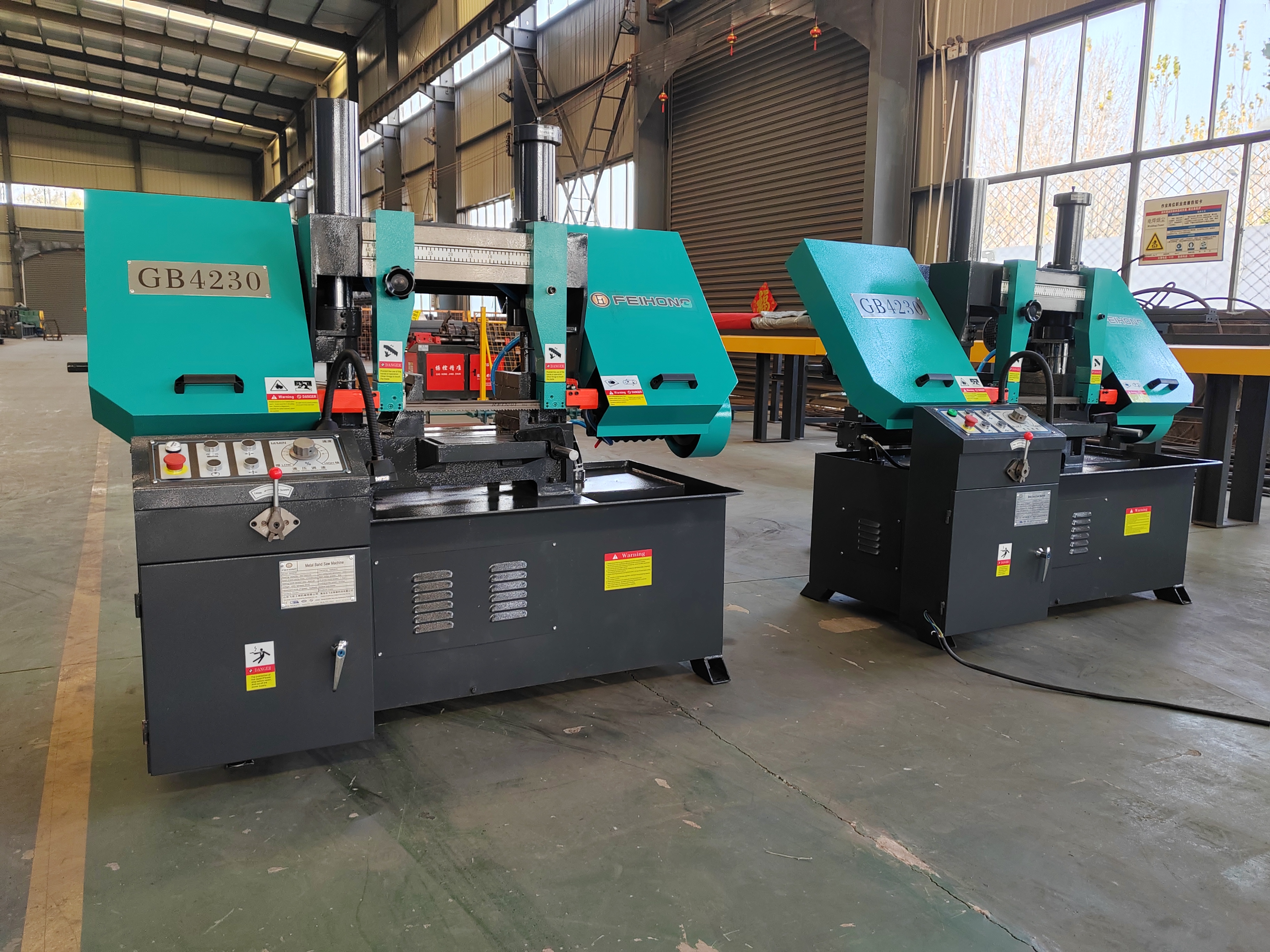 Ленточная пила полуавтоматическая 300 мм универсальная