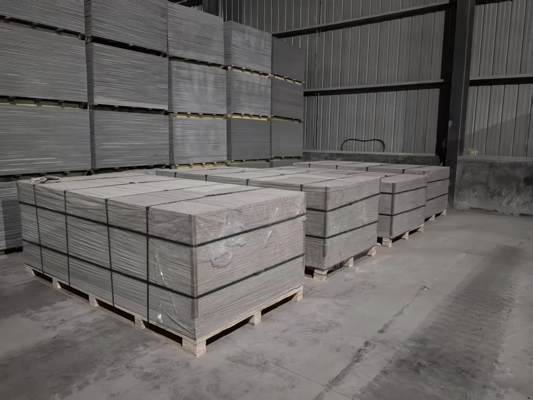 China Factory High Quality Light Weight Customized Decorative Fiber Cement Board