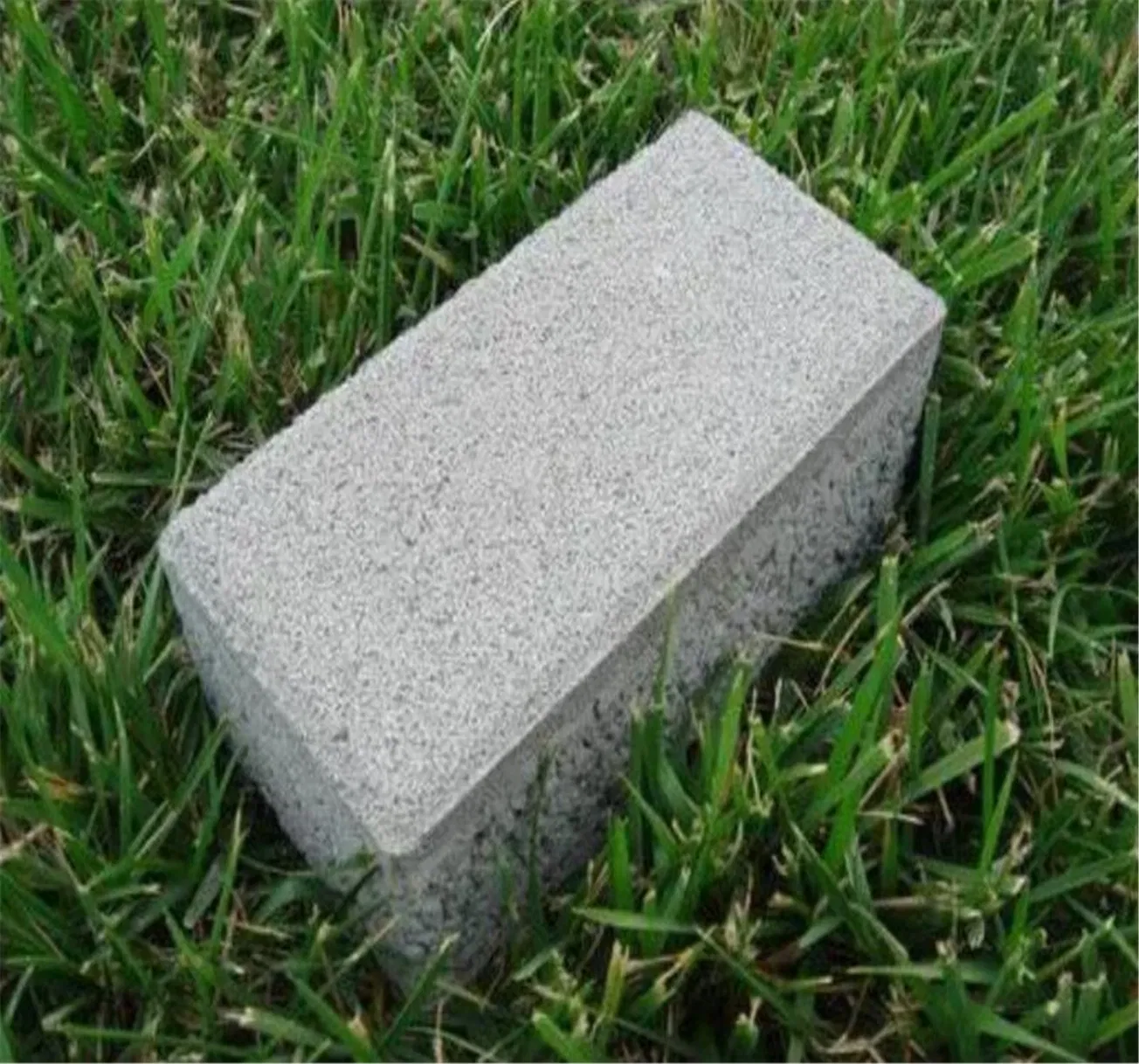 Hot Seller Durable Solid Outdoor Bricks Water Permeable Building Materials