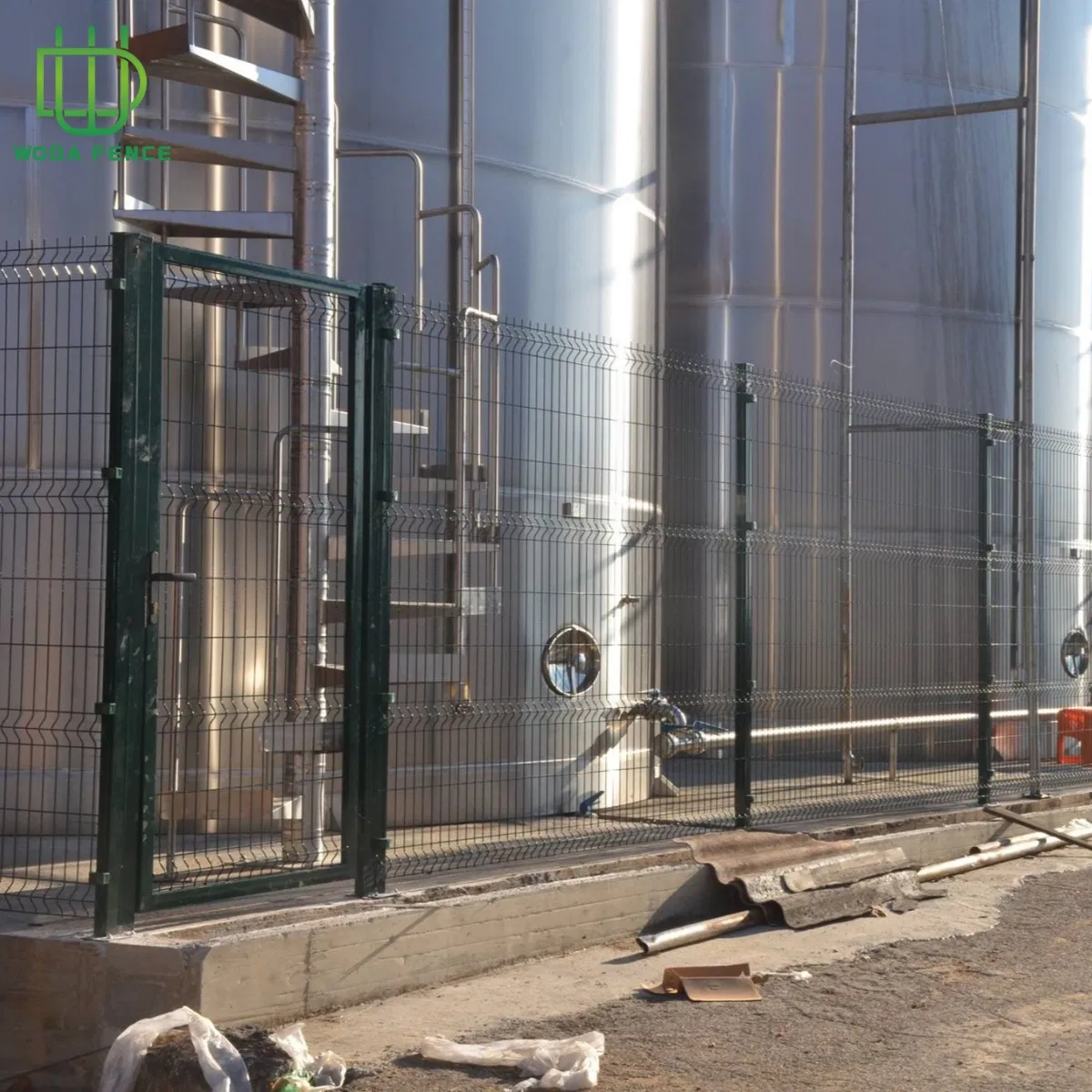 Customizable 3D Curved V-Mesh Outdoor Fence Panels for Backyards