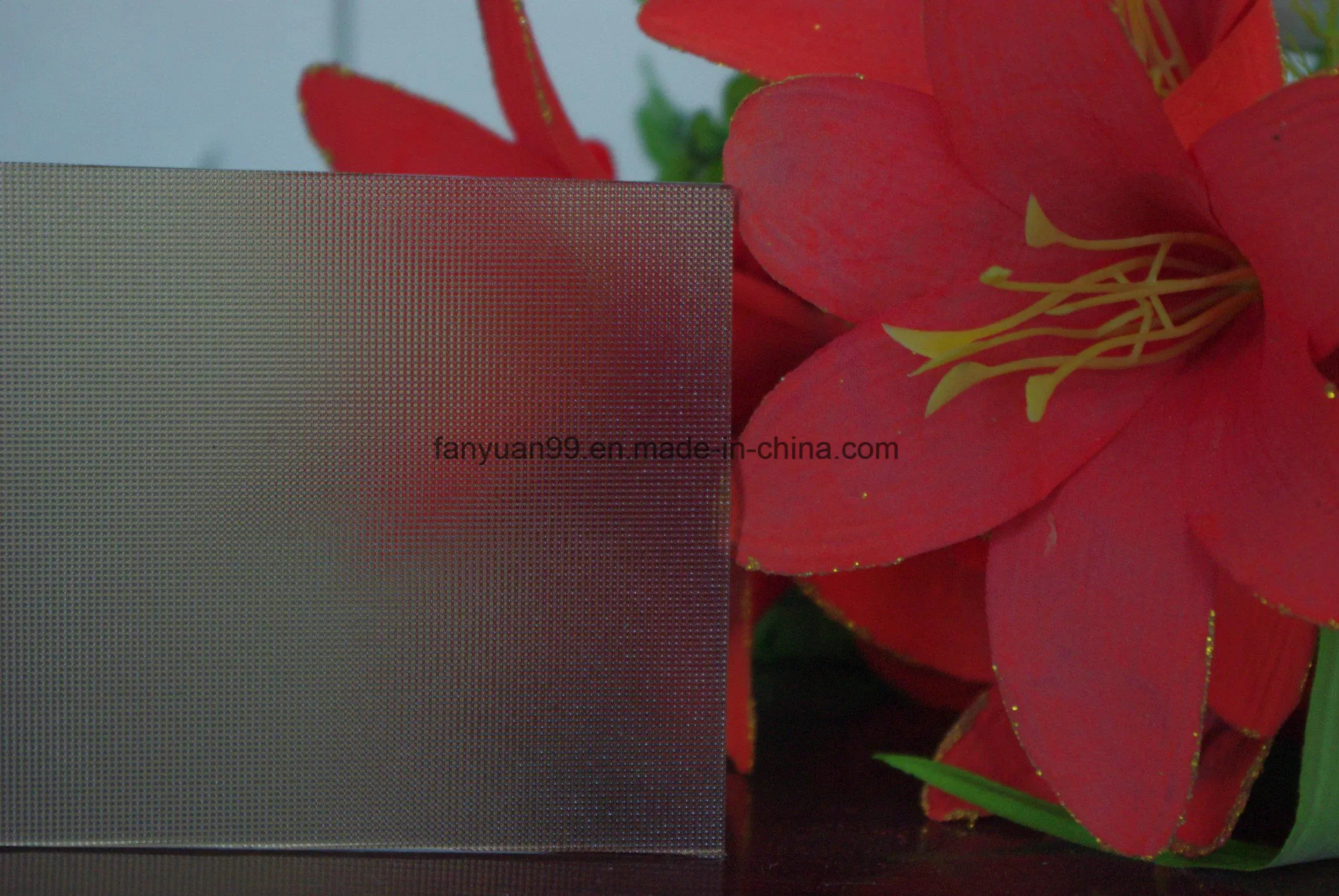 Delicate Colored Chemical Tempered Pressed Glass Pattern