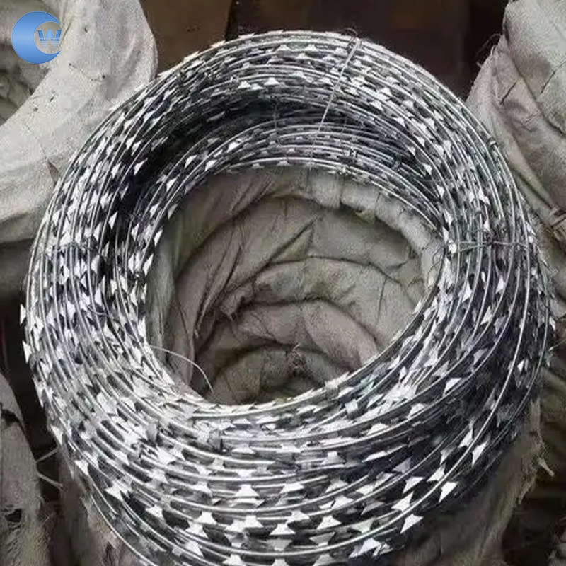 Galvanized PVC Stainless Steel Concertina Razor Blade Barbed Wire Bto-22 Bto-60 Cbt-65 Fencing Wire Price