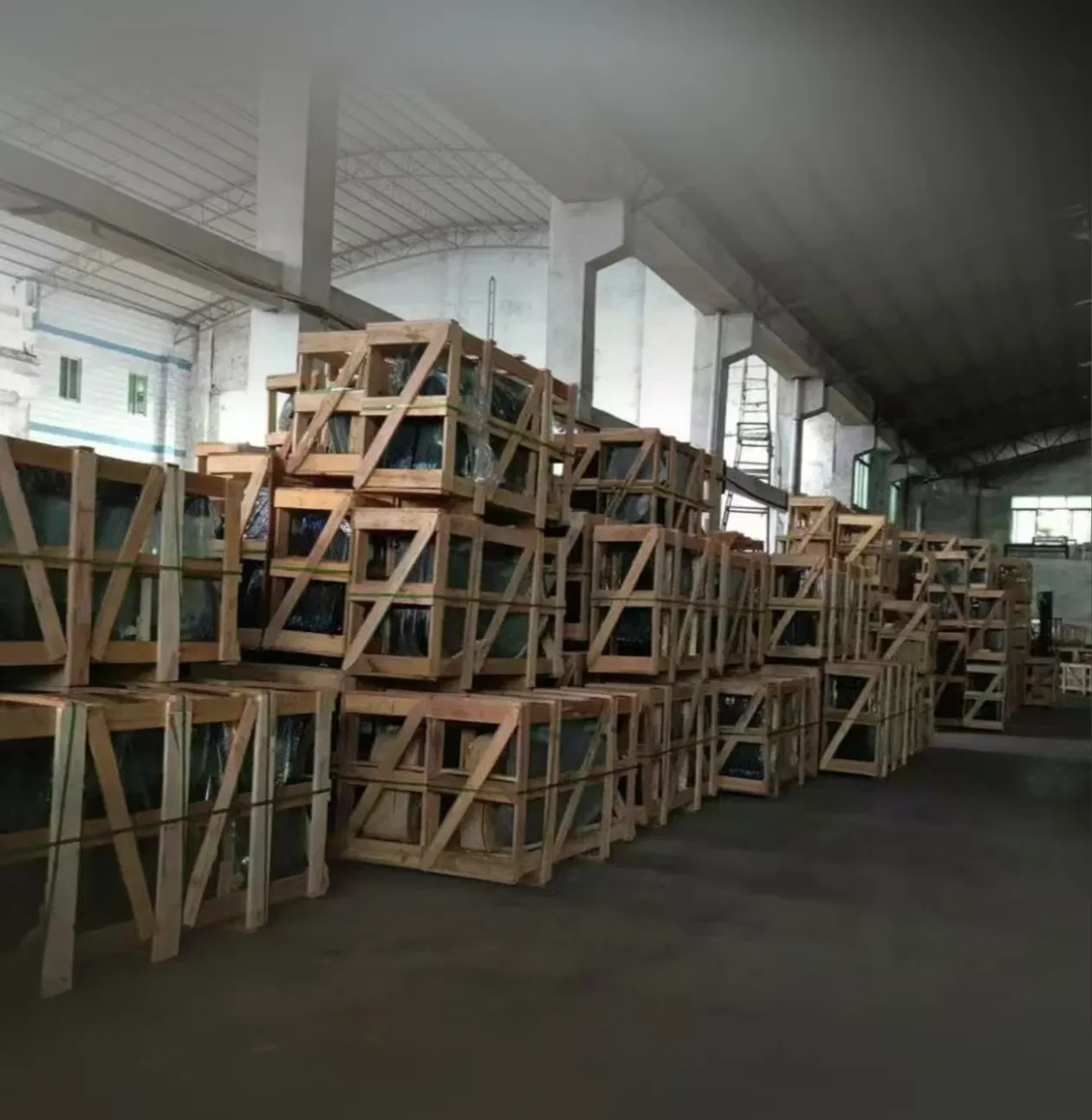 Заднее стекло для Toyota Hiace Van 1989-2004 (RZH104)