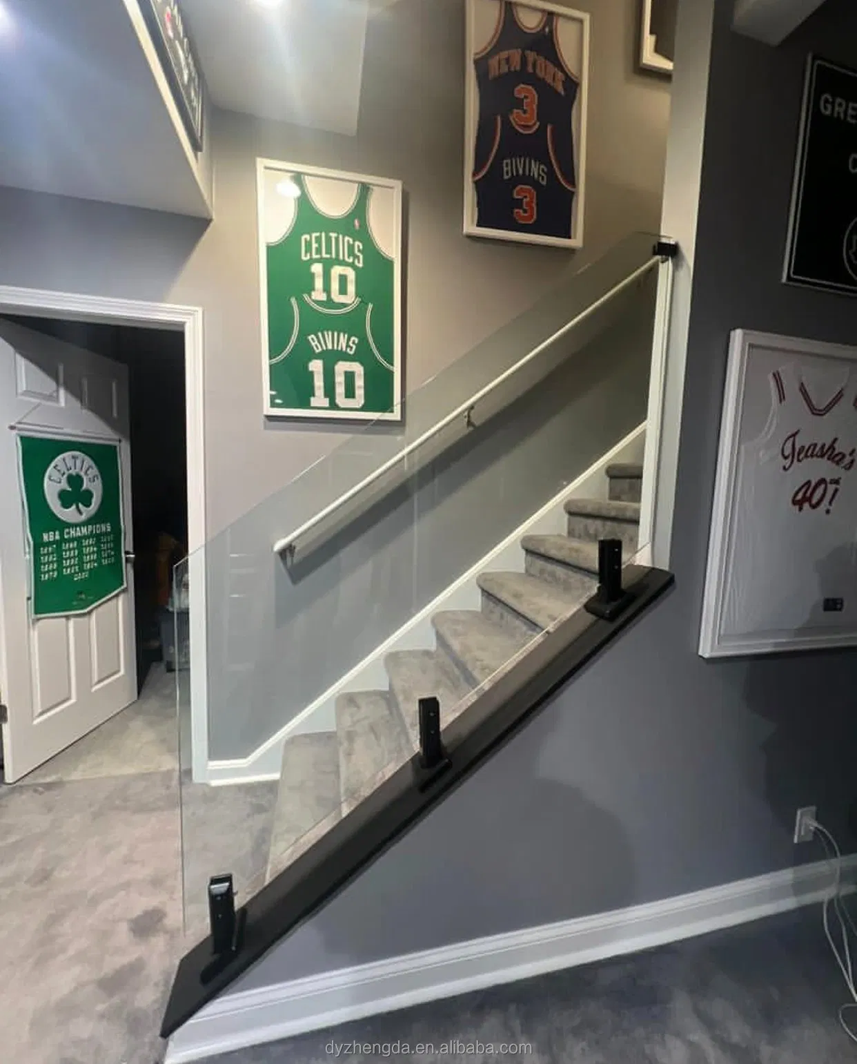 Zd Adjustable Stainless Steel Frameless Glass Spigot for Deck and Stairs Handrail Glass Railing Angle Glass Spigot