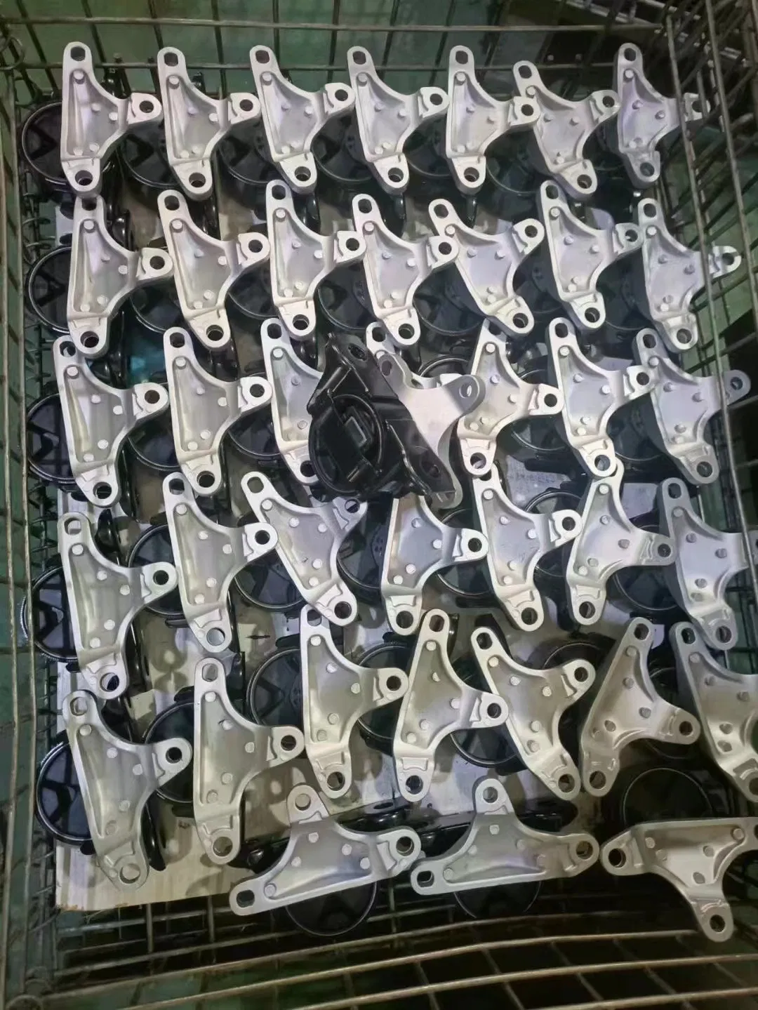 Опора двигателя для Mercedes-Benz 901 241 24 13